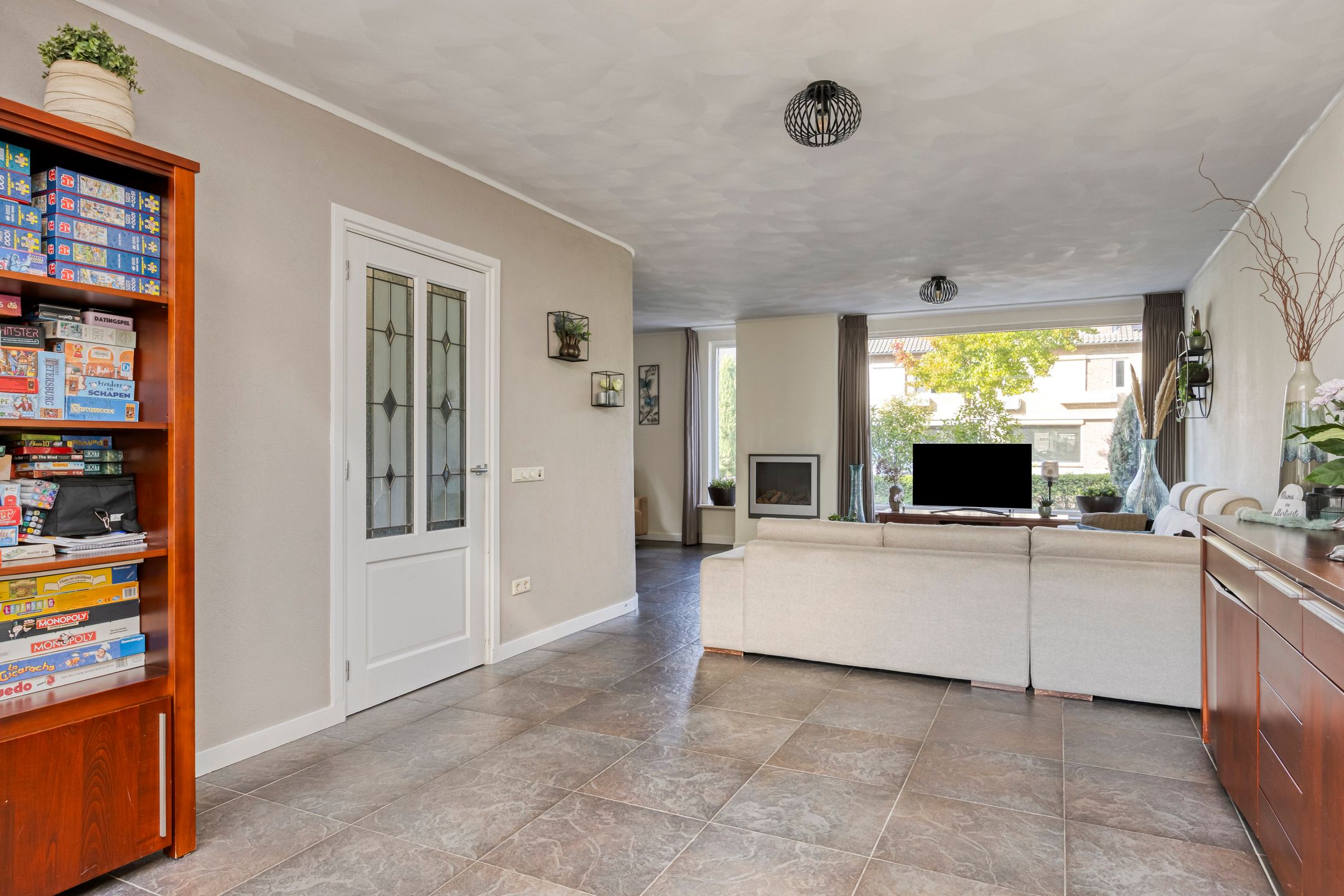 Foto 12 van Valkenierstraat 136