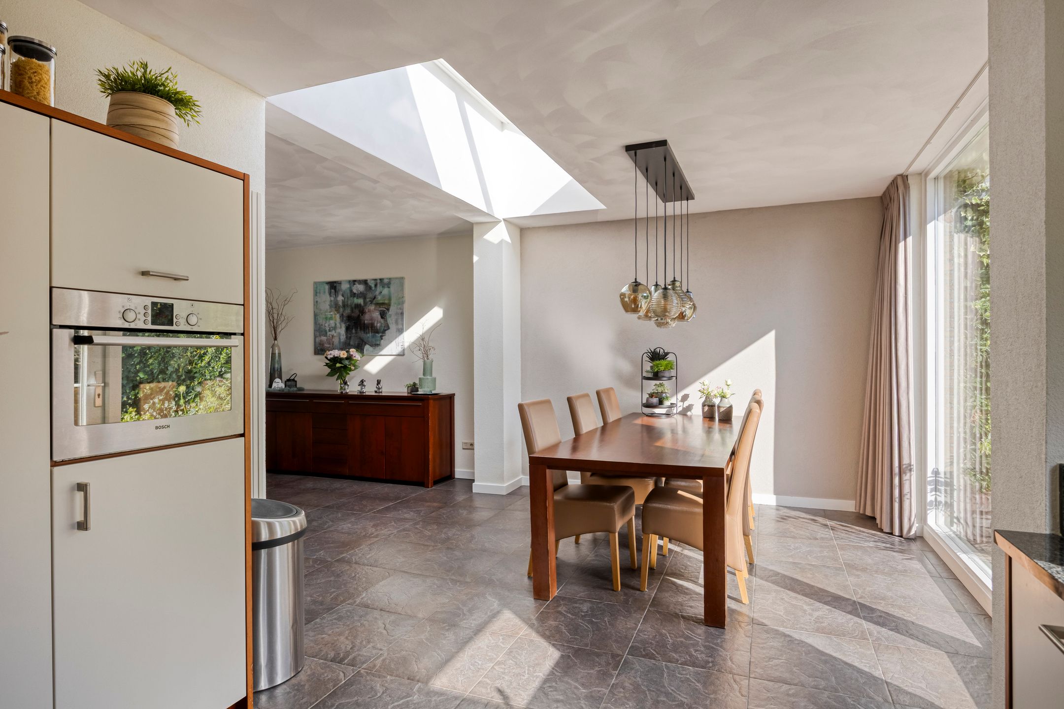 Foto 15 van Valkenierstraat 136