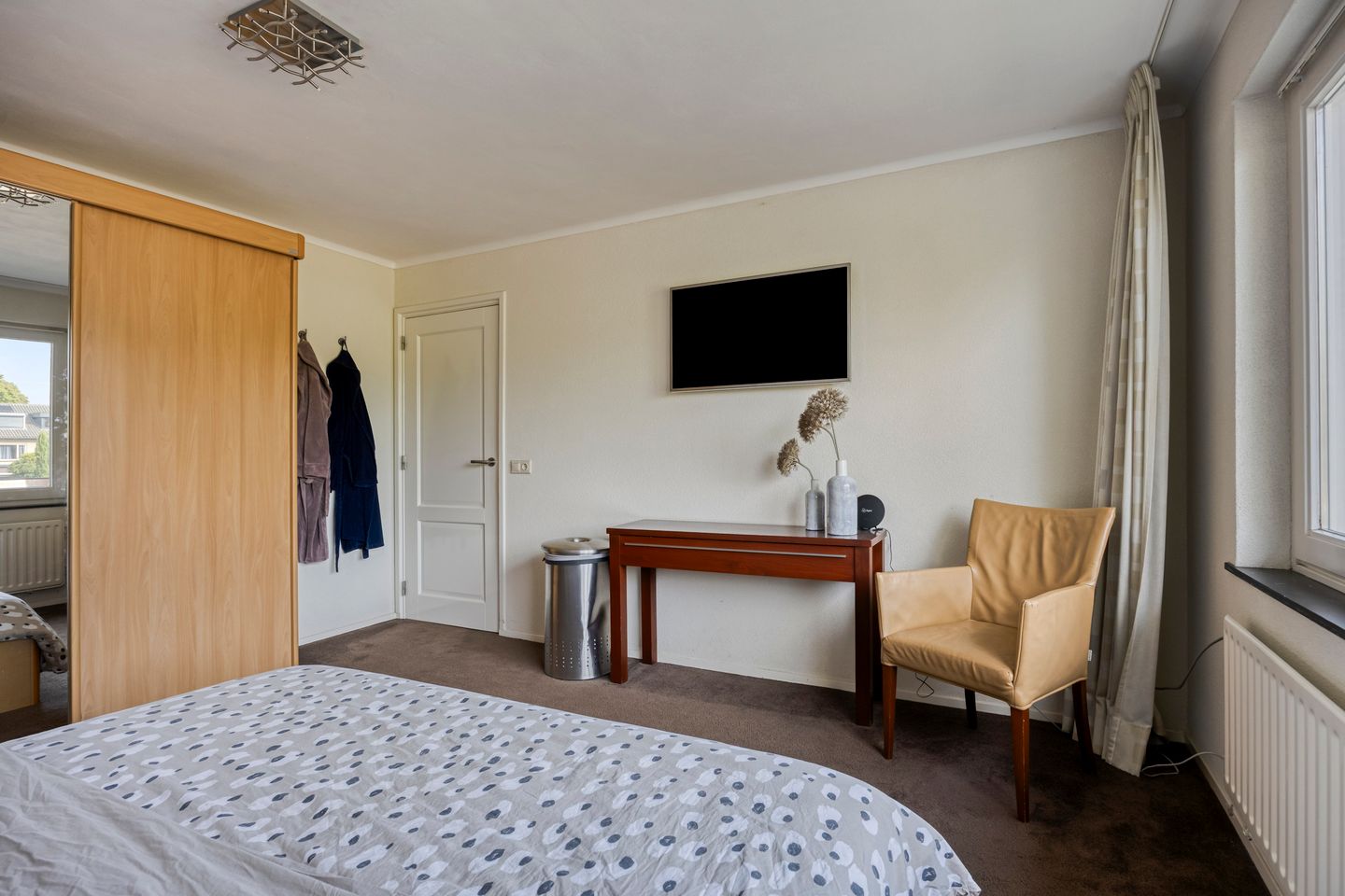 Foto 19 van Valkenierstraat 136