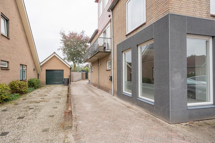 Foto 2 van Van Tuyllstraat 8-D