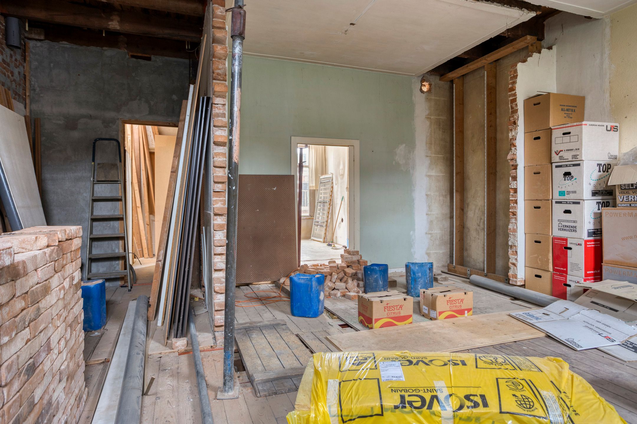 296.jpg?options=width=2160