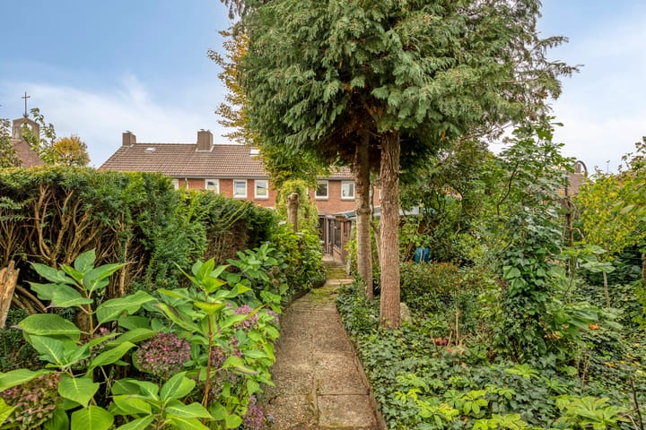 Photo 26 of Nassaustraat 84