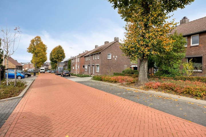 Photo 32 of Nassaustraat 84