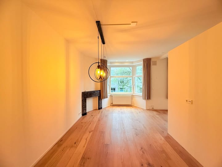 Photo 5 of Vechtstraat 103-1
