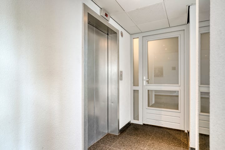 Photo 12 of Pontonniersweg 123