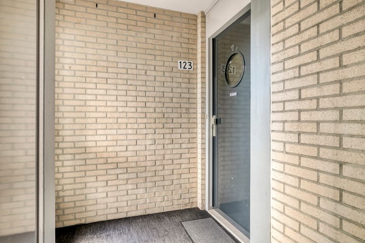 Photo 13 of Pontonniersweg 123