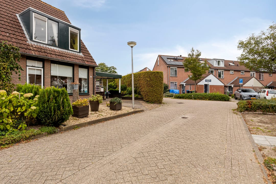 Foto 32 van Weegbree 17