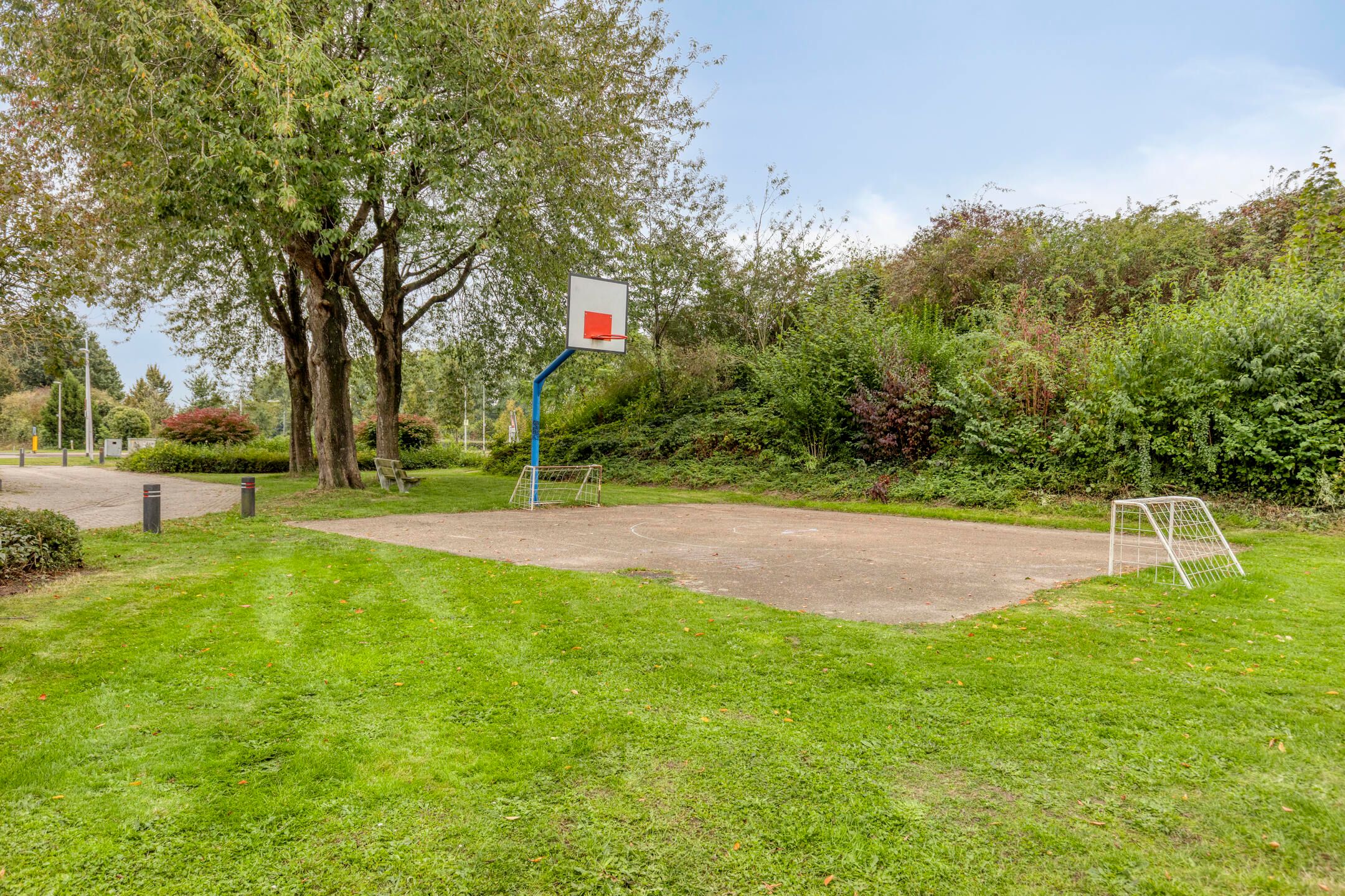 Foto 33 van Weegbree 17