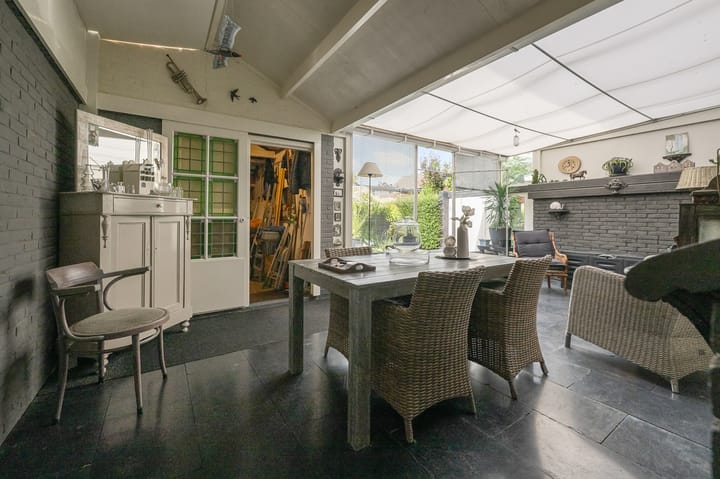 Photo 41 of Burgemeester le Coultrestraat 20