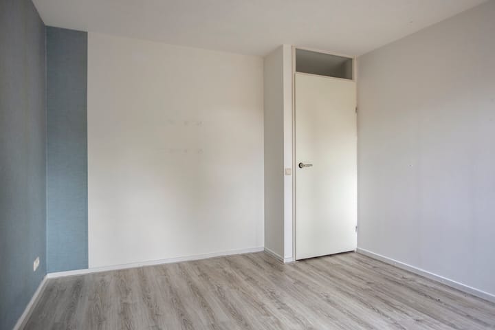 Photo 15 of Schering 25