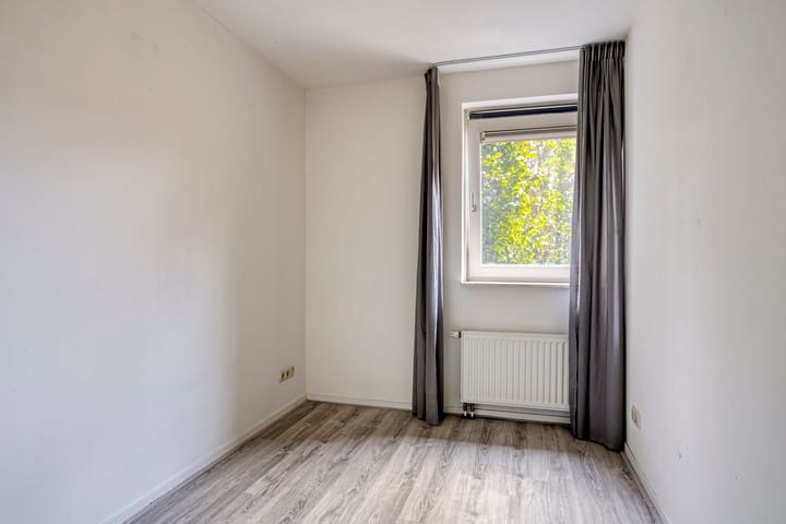 Photo 17 of Schering 25