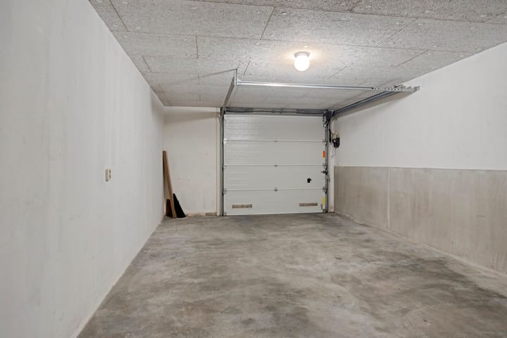 Photo 23 of Schering 25