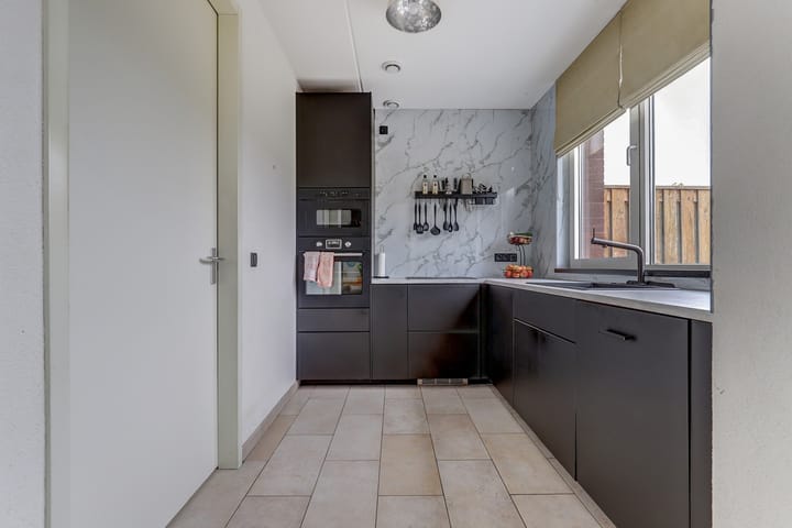 Photo 11 of Christinastraat 26