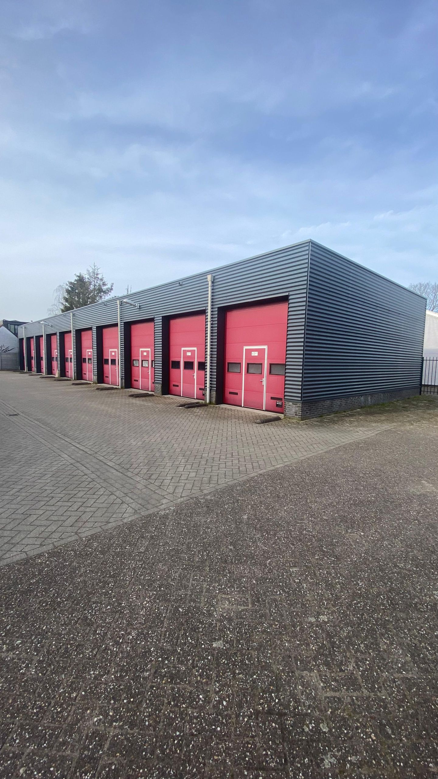 Bekijk foto 1 van Mathenessestraat 43