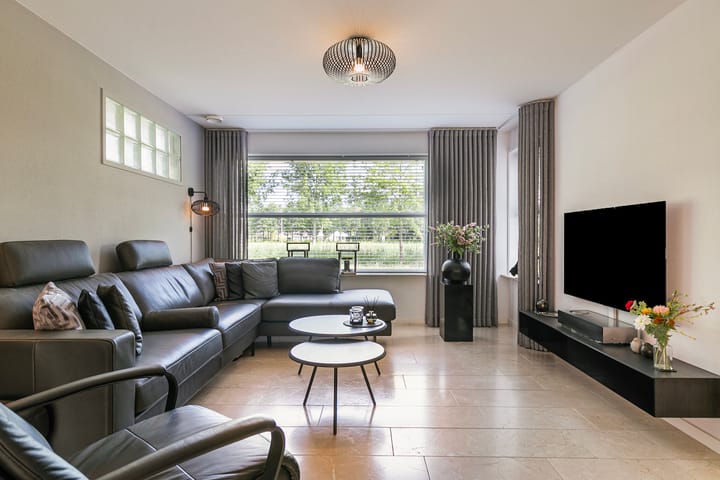 Photo 7 of John Lennonlaan 48