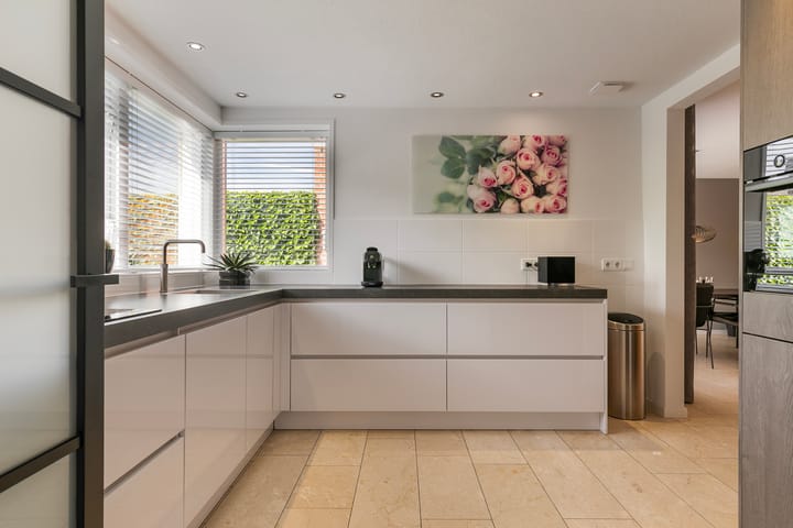 Photo 13 of John Lennonlaan 48