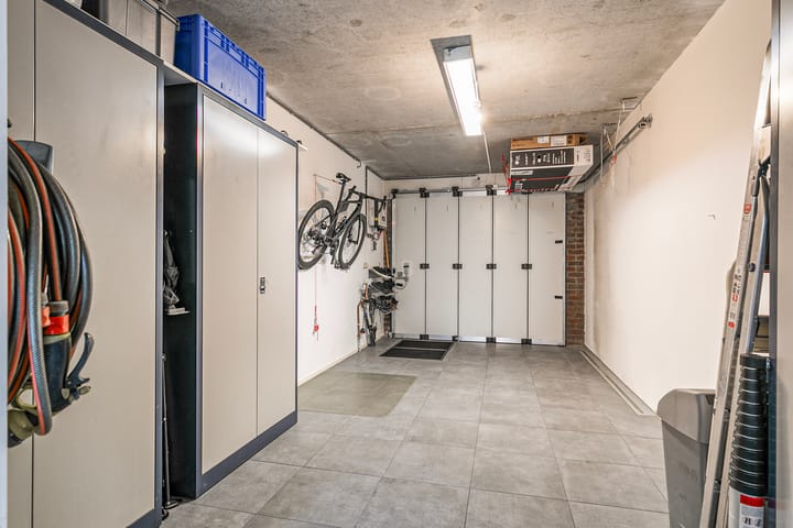 Photo 16 of John Lennonlaan 48