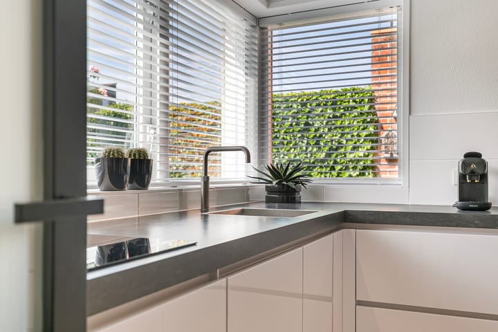 Photo 12 of John Lennonlaan 48