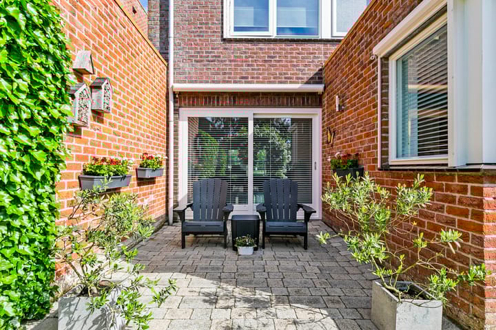 Photo 31 of John Lennonlaan 48