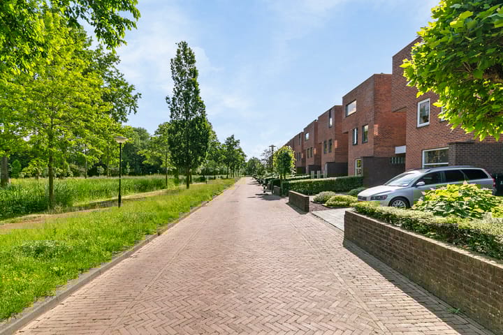 Photo 32 of John Lennonlaan 48