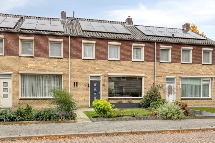 Photo 4 of Kerstroosstraat 4