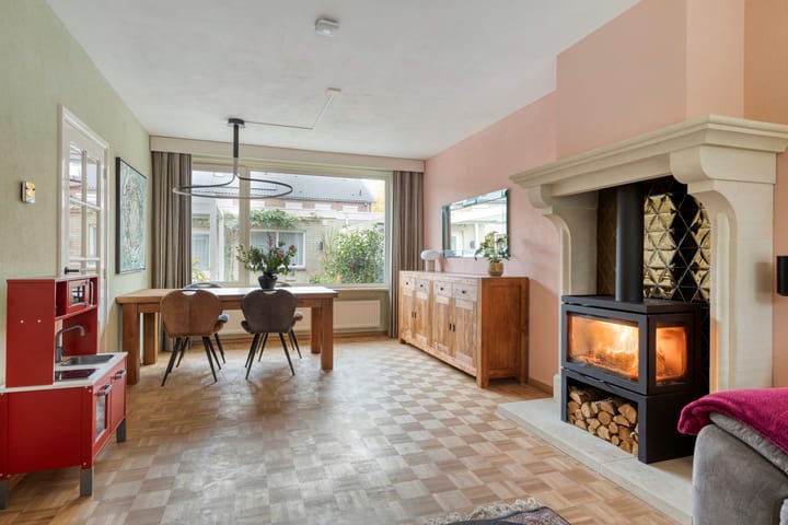 Photo 10 of Kerstroosstraat 4