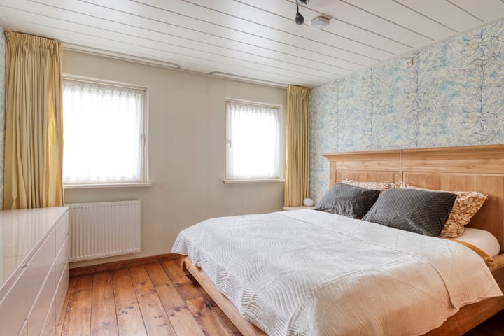 Photo 22 of Kerstroosstraat 4