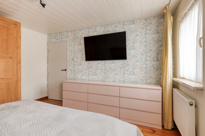 Photo 24 of Kerstroosstraat 4