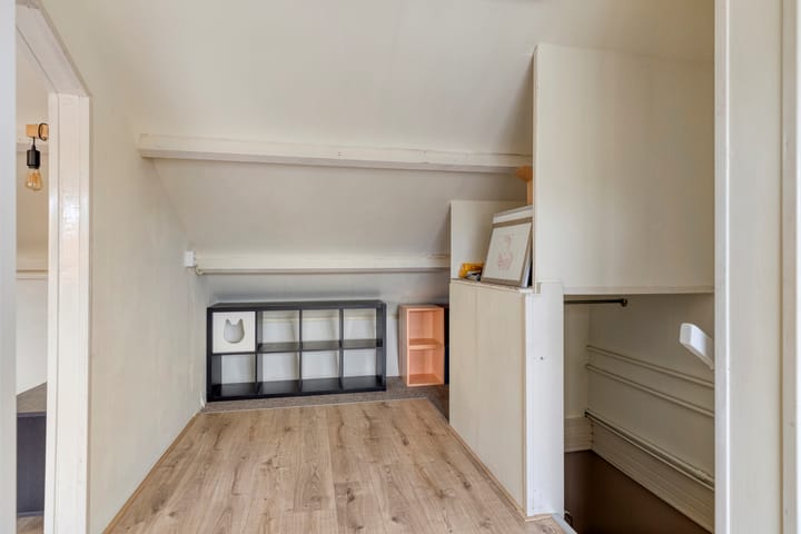 Photo 31 of Kerstroosstraat 4