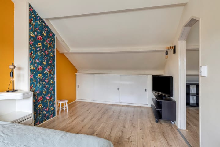 Photo 34 of Kerstroosstraat 4