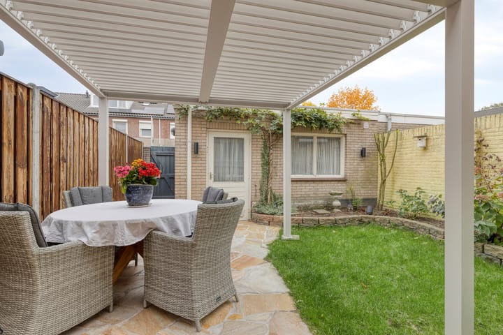 Photo 35 of Kerstroosstraat 4