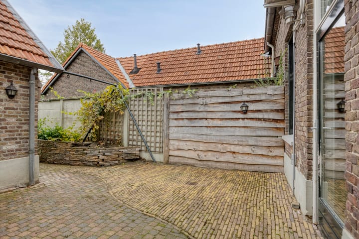 Photo 37 of Kapelstraat 56