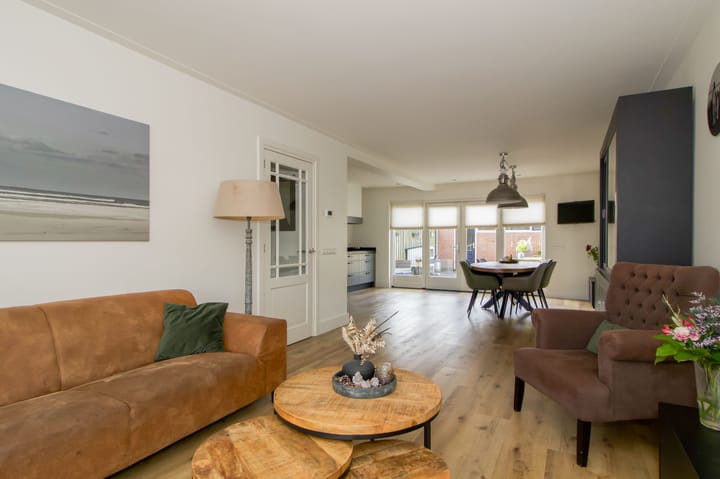 Photo 5 of van Westrhenen 28