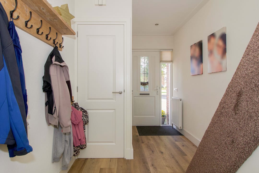 Photo 11 of van Westrhenen 28