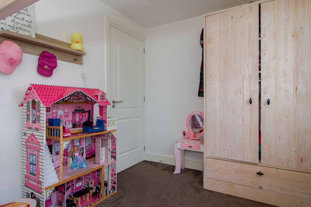 Photo 16 of van Westrhenen 28