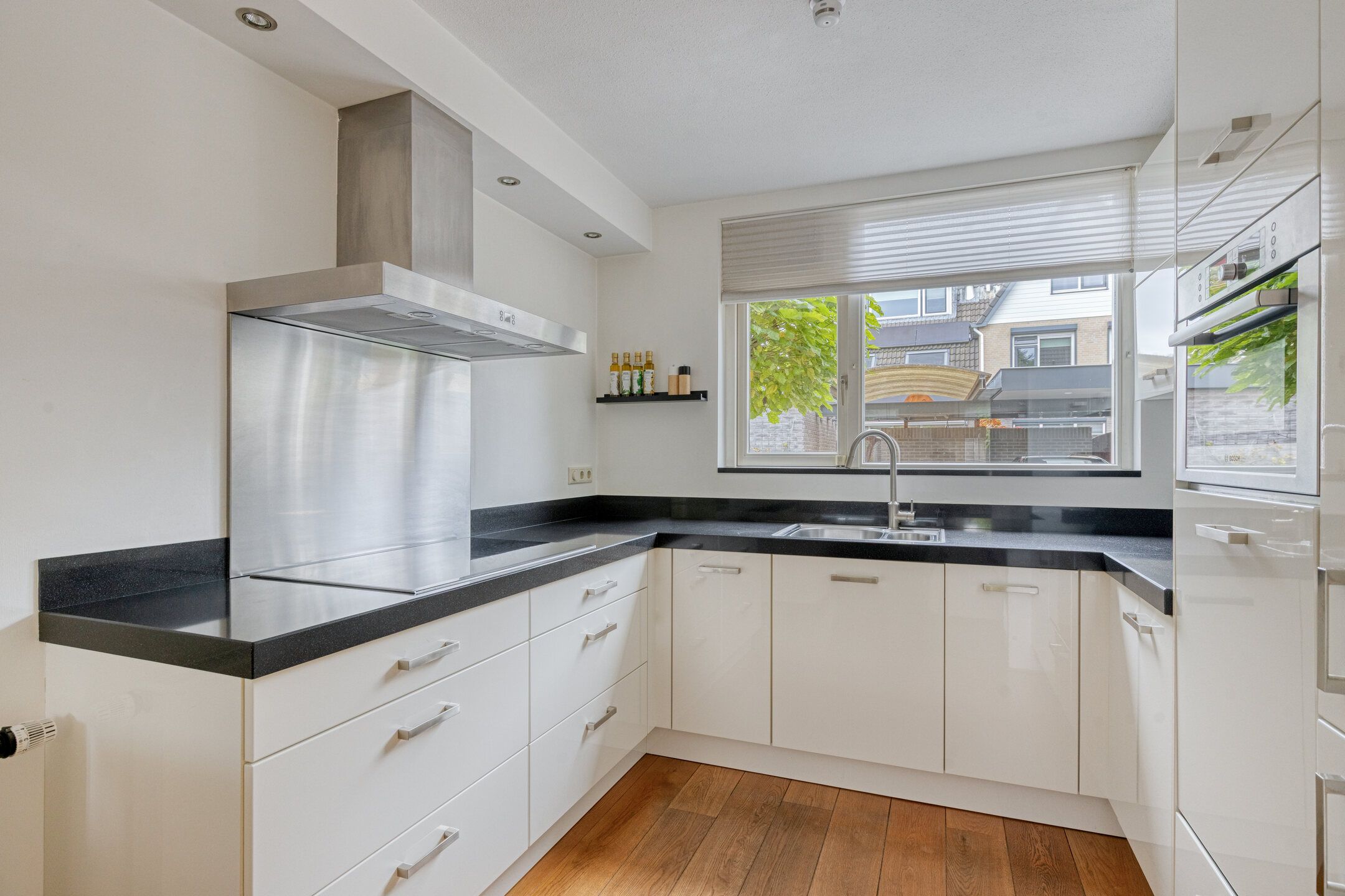 Foto 9 van Van Lunterenstraat 35