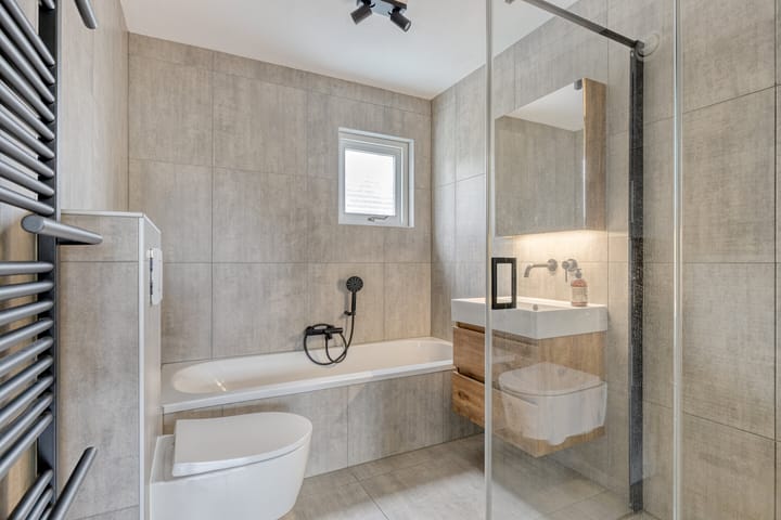 Foto 17 van Van Lunterenstraat 35