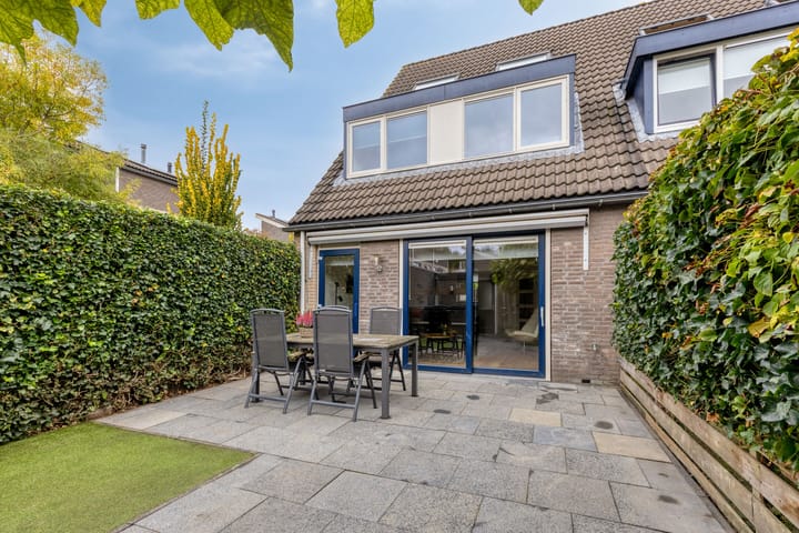 Foto 25 van Van Lunterenstraat 35