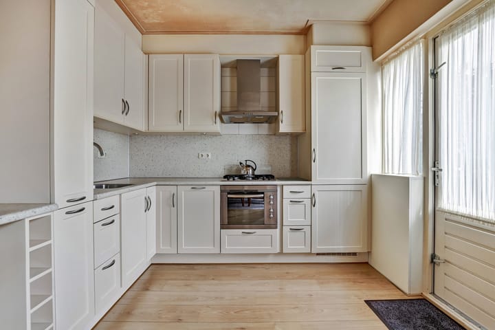 Photo 4 of M.D.de Grootstraat 36