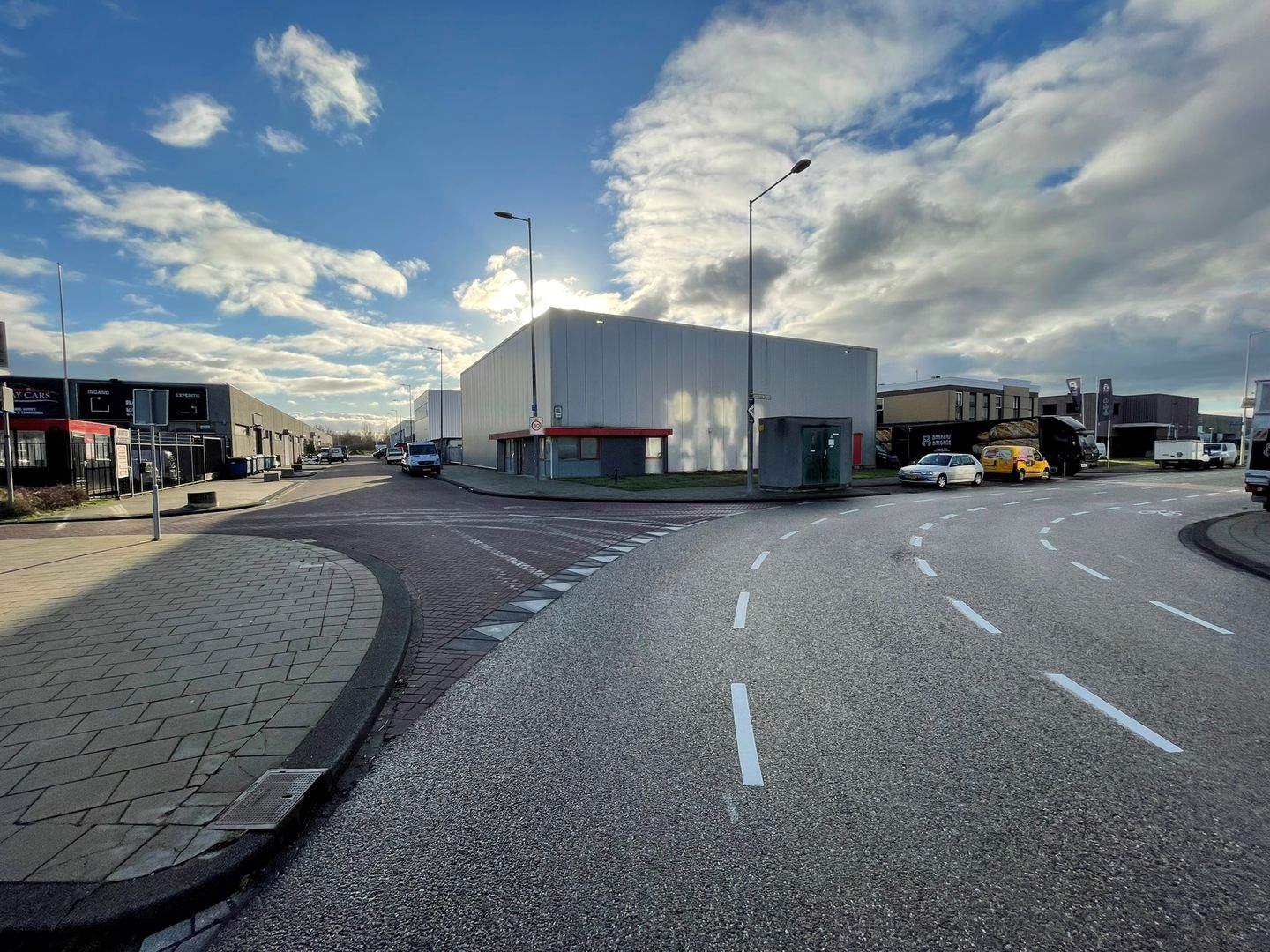 View photo 2 of Tijnmuiden 18