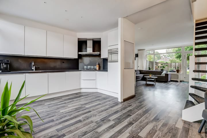 Foto 2 van Helmondstraat 8