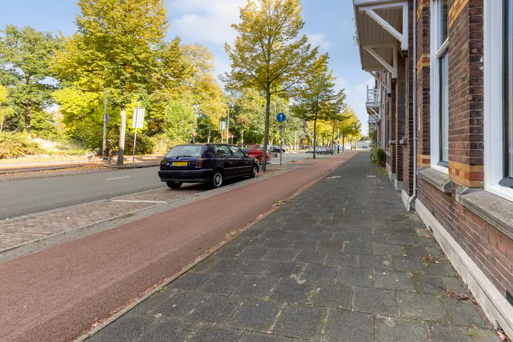 Photo 5 of Bredasestraat 46