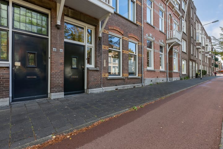 Photo 4 of Bredasestraat 46