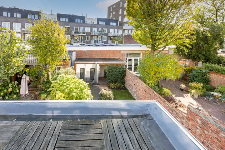 Photo 38 of Bredasestraat 46