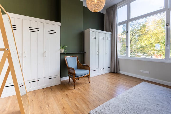 Photo 39 of Bredasestraat 46