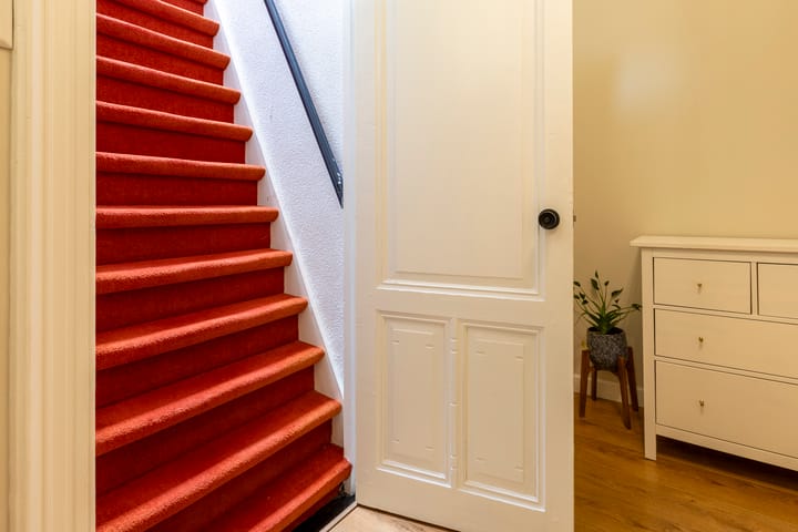 Photo 44 of Bredasestraat 46