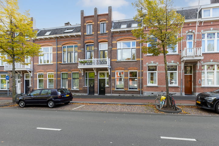 Photo 52 of Bredasestraat 46
