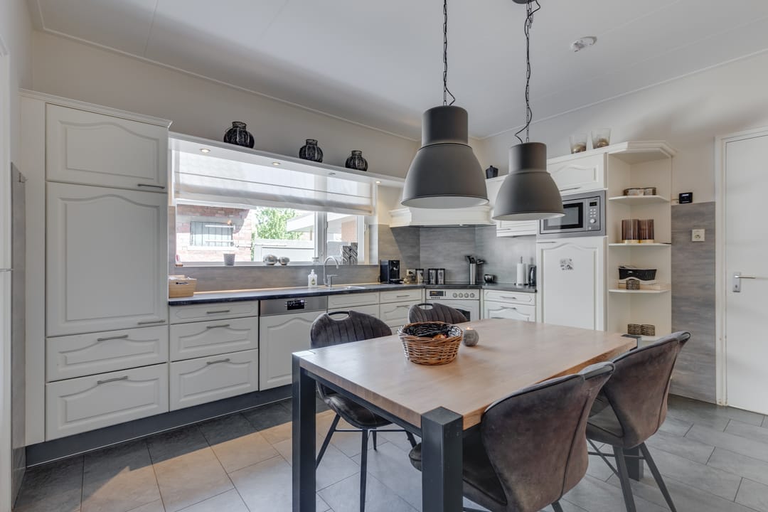 Photo 8 of Heelweg 37