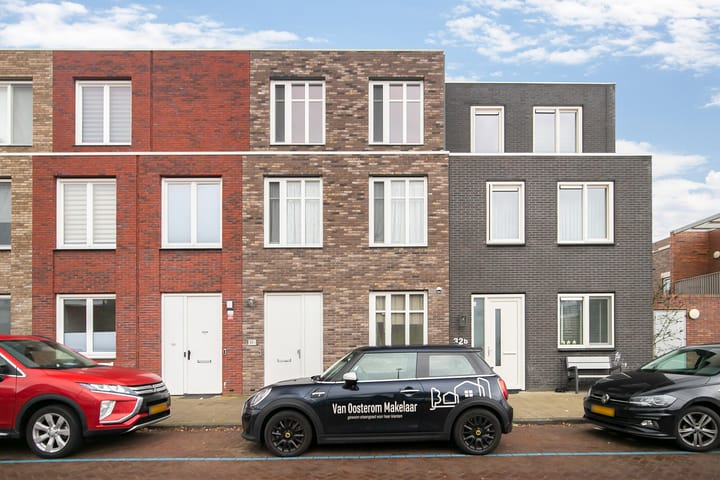 Photo 2 of Prof. R. Casimirstraat 32-C