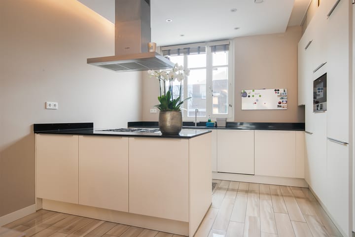 Photo 4 of Prof. R. Casimirstraat 32-C